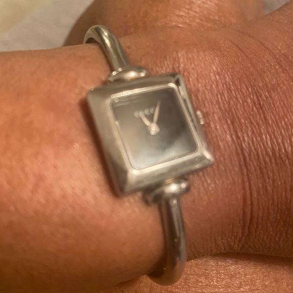 Gucci watch- Bangle - Picture 4 of 5